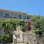 Βίλα The Blooming House Μακριώτικα