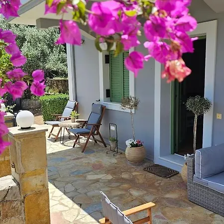 The Blooming House * Makriótika